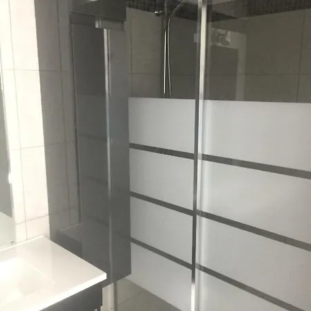 Au Pied De Apartment